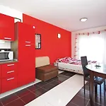 In Apartman *