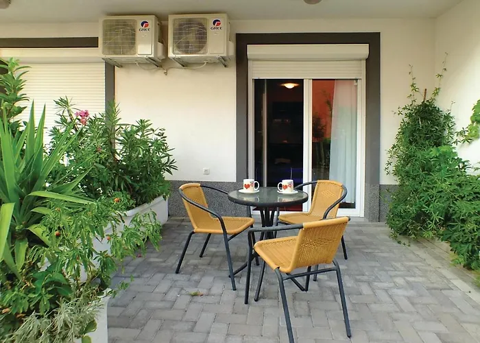 Apartment In Makarska